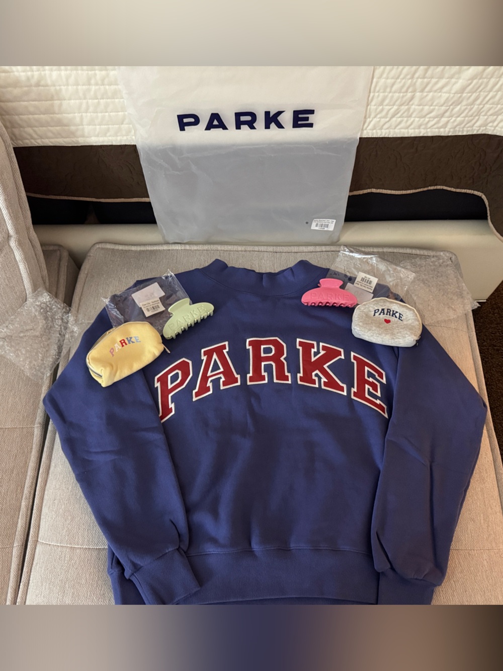 PARKE Navy Blue Logo Sweatshirt & 2 claw clips